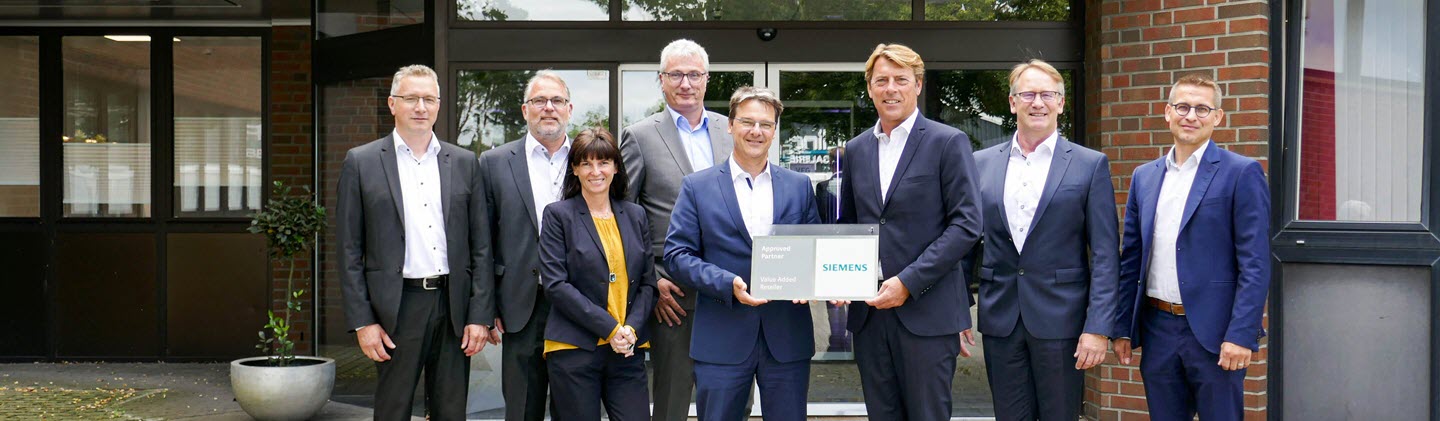 Hardy Schmitz Geschäftsleitung erhält von Siemens approved Partner Auszeichnung | © Hardy Schmitz GmbH