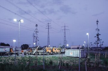 VARIO-Leuchten der Serie FOCO beleuchten eine Baustelle | © SCHUCH