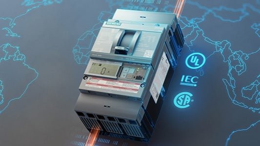 SENTRON Kompaktleistungsschalter 3VA von SIEMENS liegt auf einer Weltkarte und Zertifizierungen UL, IEC, SA sind eingeblendet. | © Siemens
